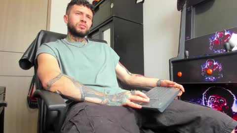 Snapshot of master_steven_01 chatting on 28, 2, 2025 steven online show from 28, 2, 2025