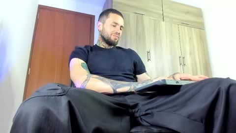 Snapshot of master_steven_01 chatting on 2, 11, 2025 steven online show from 2, 11, 2025