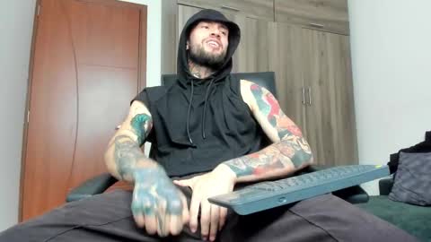 Snapshot of master_steven_01 chatting on 4, 11, 2025 steven online show from 4, 11, 2025