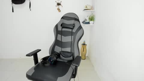 Alpha junior online show from 4, 12, 2025