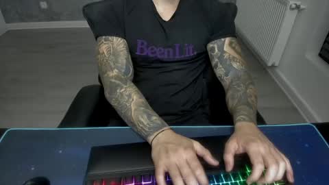 Snapshot of masterkingmuscle chatting on 3, 1, 2025 masterkingmuscle online show from 3, 1, 2025