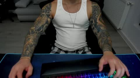 Snapshot of masterkingmuscle chatting on 11, 2, 2025 masterkingmuscle online show from 11, 2, 2025