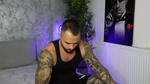 Snapshot of masterkingmuscle chatting on 12, 9, 2025 masterkingmuscle online show from 12, 9, 2025