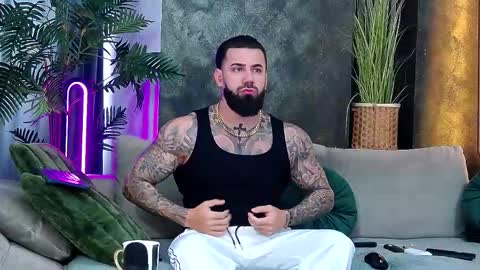 Snapshot of masterkingofmuscle chatting on 5, 2, 2026 masterkingofmuscle online show from 5, 2, 2026