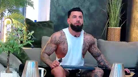 Snapshot of masterkingofmuscle chatting on 25, 3, 2026 masterkingofmuscle online show from 25, 3, 2026