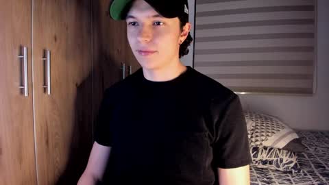 Snapshot of mastrangelo_x chatting on 5, 4, 2026 mastrangelo_x online show from 5, 4, 2026