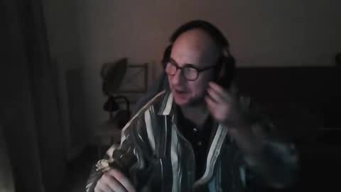 Snapshot of mat11efou chatting on 28, 9, 2025 mat11efou online show from 28, 9, 2025