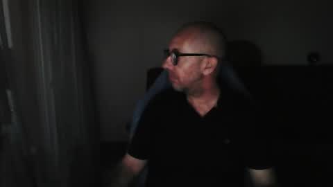 Snapshot of mat11efou chatting on 1, 10, 2025 mat11efou online show from 1, 10, 2025