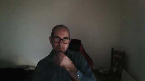 Snapshot of mat11efou chatting on 17, 4, 2026 mat11efou online show from 17, 4, 2026