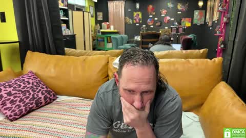 Snapshot of matchingtracksuits chatting on 24, 2, 2025 Jer and Kel online show from 24, 2, 2025