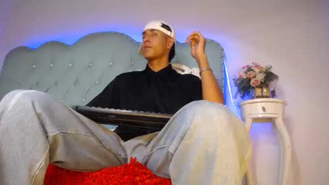 Snapshot of matheo_chevalier chatting on 5, 5, 2026 Matheo online show from 5, 5, 2026