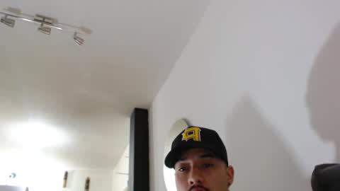 STRURIBE ON INSTAGRAM online show from 17, 12, 2024