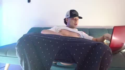 STRURIBE ON INSTAGRAM online show from 11, 1, 2026