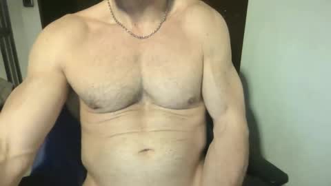 Snapshot of matiasmartin2030 chatting on 9, 4, 2026 MatiasMatureMuscle online show from 9, 4, 2026