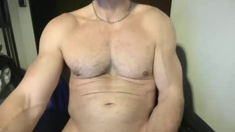 Snapshot of matiasmartin2030 chatting on 20, 4, 2026 MatiasMatureMuscle online show from 20, 4, 2026
