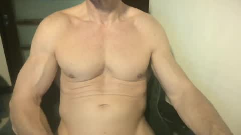 Snapshot of matiasmartin2030 chatting on 1, 7, 2026 MatiasMatureMuscle online show from 1, 7, 2026