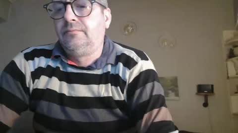 Snapshot of matrike1 chatting on 13, 4, 2026 matrike1 online show from 13, 4, 2026