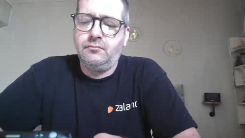 Snapshot of matrike1 chatting on 15, 4, 2026 matrike1 online show from 15, 4, 2026