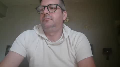 Snapshot of matrike1 chatting on 19, 4, 2026 matrike1 online show from 19, 4, 2026