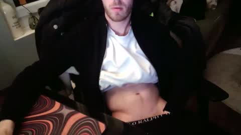 Snapshot of matt1q237916 chatting on 17, 5, 2026 matt1q237916 online show from 17, 5, 2026