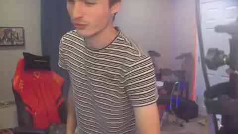 Snapshot of mattcashxxx chatting on 25, 6, 2026 Matt Cash online show from 25, 6, 2026