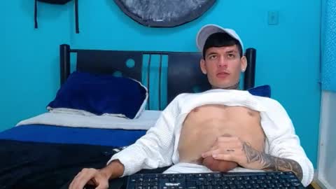 matthew_hawk19 online show from 8, 3, 2025