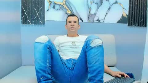 Snapshot of matthew_white2 chatting on 2, 6, 2026 Matthew online show from 2, 6, 2026