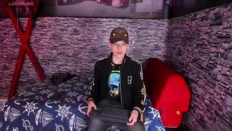 Snapshot of matthewboy_ chatting on 21, 11, 2025 MatthewBoy online show from 21, 11, 2025