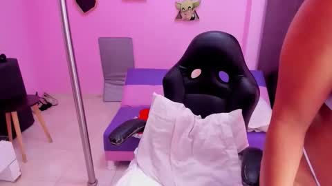 Snapshot of mature_bitch_monster_ass chatting on 11, 4, 2026 call me mommy online show from 11, 4, 2026