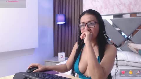 Snapshot of mature_brendaa chatting on 15, 10, 2025 mature_brendaa online show from 15, 10, 2025