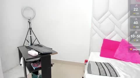 ISABEL online show from 7, 3, 2025