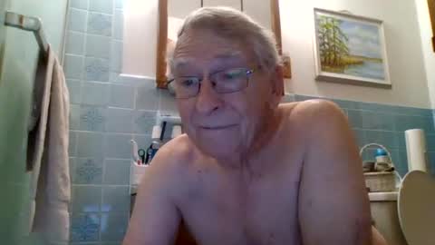 Snapshot of maturecouple1954 chatting on 10, 1, 2026 SXECPL55 at G mail Dot Com online show from 10, 1, 2026