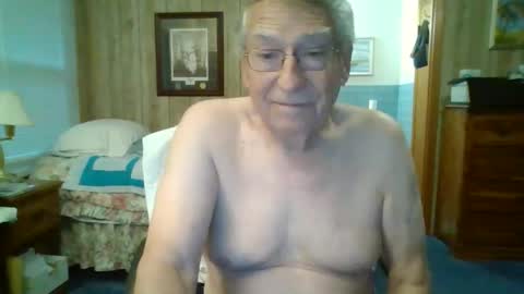 Snapshot of maturecouple1954 chatting on 12, 1, 2026 SXECPL55 at G mail Dot Com online show from 12, 1, 2026