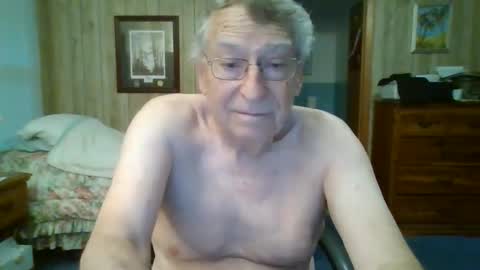 Snapshot of maturecouple1954 chatting on 14, 3, 2026 SXECPL55 at G mail Dot Com online show from 14, 3, 2026