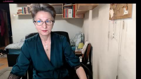 maturekate online show from 18, 9, 2025
