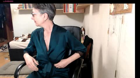 maturekate online show from 4, 10, 2025