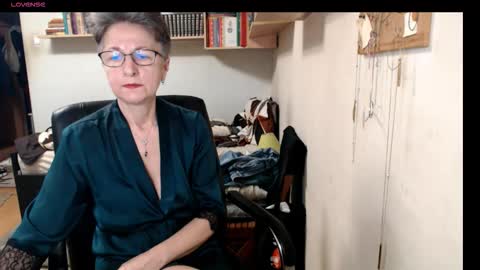 maturekate online show from 15, 10, 2025