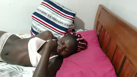 Snapshot of maui_001 chatting on 25, 10, 2025 moh online show from 25, 10, 2025