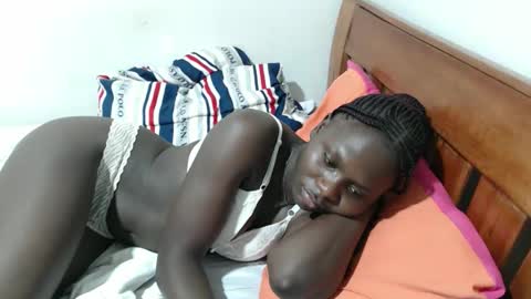 Snapshot of maui_001 chatting on 10, 11, 2025 moh online show from 10, 11, 2025