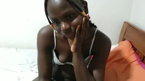 Snapshot of maui_001 chatting on 10, 11, 2025 moh online show from 10, 11, 2025