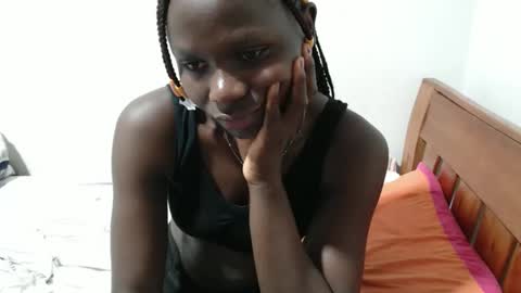 Snapshot of maui_001 chatting on 13, 11, 2025 moh online show from 13, 11, 2025