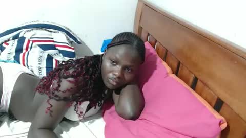 Snapshot of maui_001 chatting on 18, 11, 2025 moh online show from 18, 11, 2025