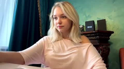 Eva  1st day online show from 2, 7, 2026