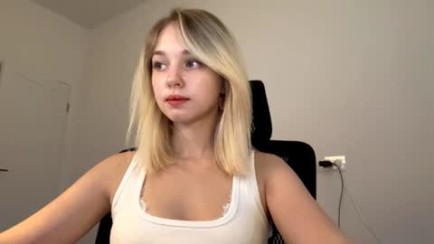 Eva  1st day online show from 3, 8, 2026