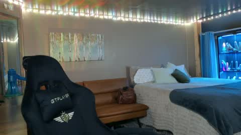 Snapshot of mavismable chatting on 1, 8, 2026 mavismable online show from 1, 8, 2026