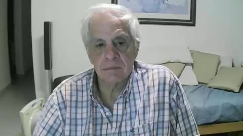 Snapshot of max_2017 chatting on 16, 4, 2026 max_2017 online show from 16, 4, 2026