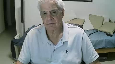 Snapshot of max_2017 chatting on 22, 4, 2026 max_2017 online show from 22, 4, 2026