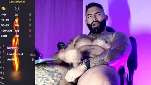 max__prada online show from 17, 9, 2025