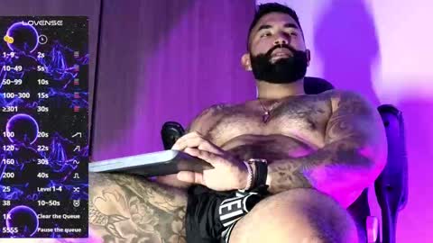 max__prada online show from 6, 10, 2025