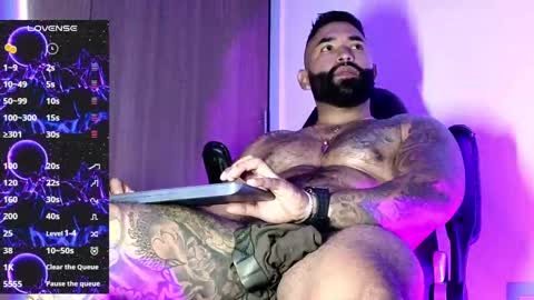 max__prada online show from 7, 10, 2025